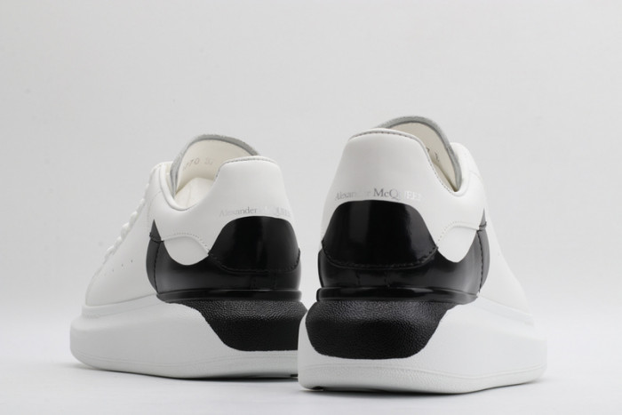 alex mcqu sneakers