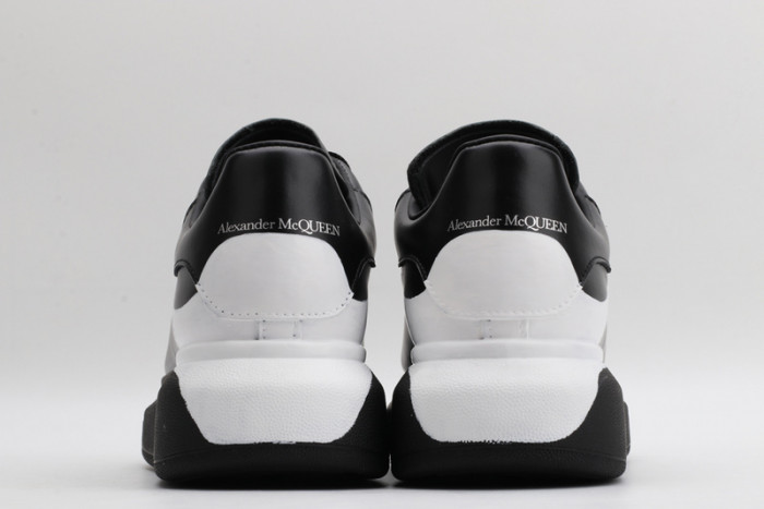 alex mcqu sneakers