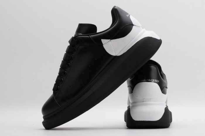 alex mcqu sneakers