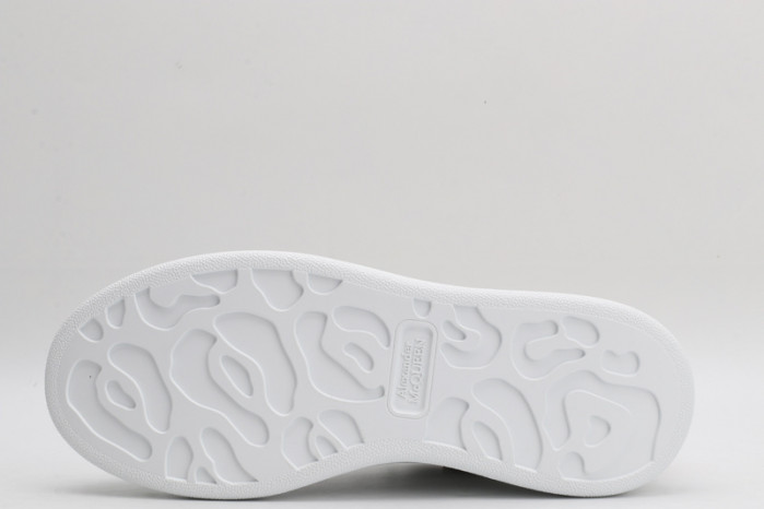 alex mcqu sneakers