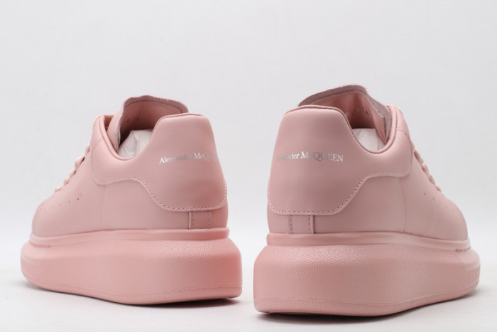 alex mcqu sneakers
