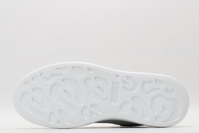 alex mcqu sneakers