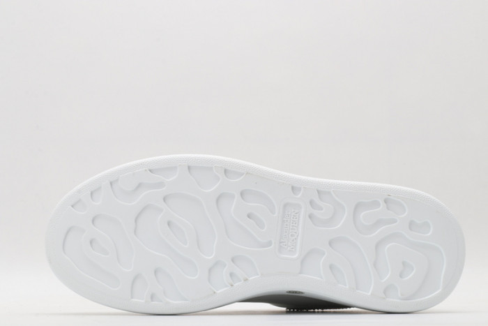 alex mcqu sneakers