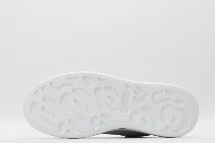 alex mcqu sneakers