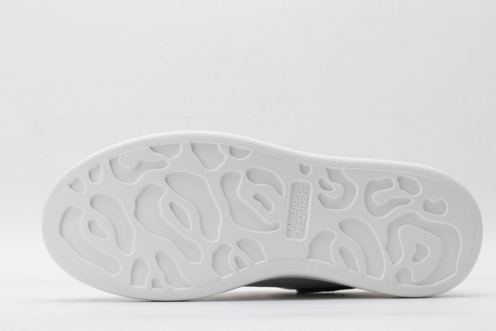 alex mcqu sneakers