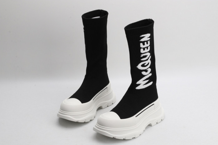 alex mcqu sneakers