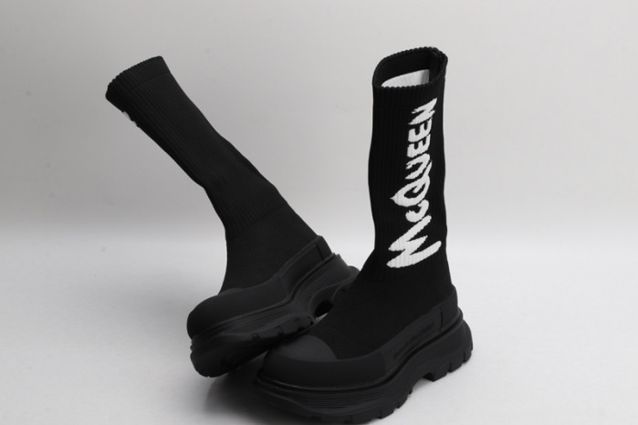 alex mcqu sneakers