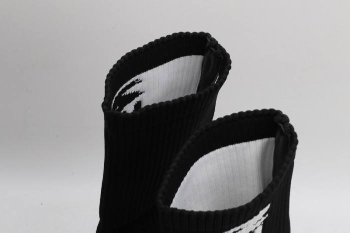 alex mcqu sneakers