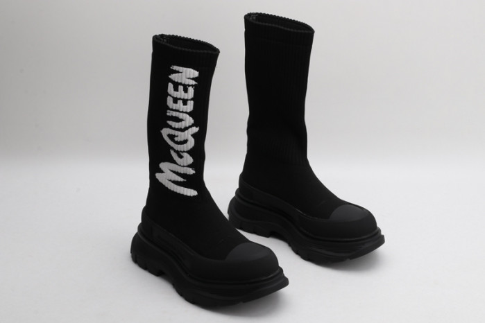 alex mcqu sneakers
