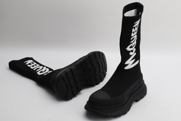 alex mcqu sneakers
