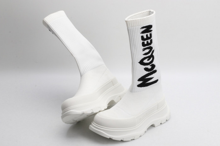 alex mcqu sneakers