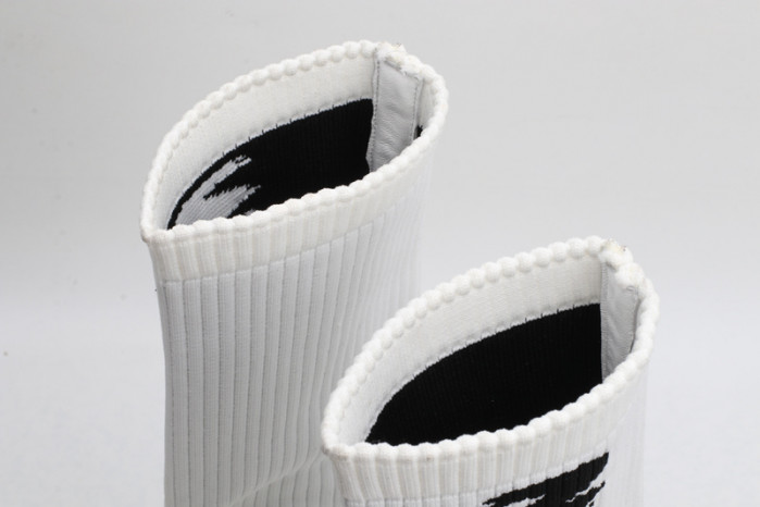 alex mcqu sneakers