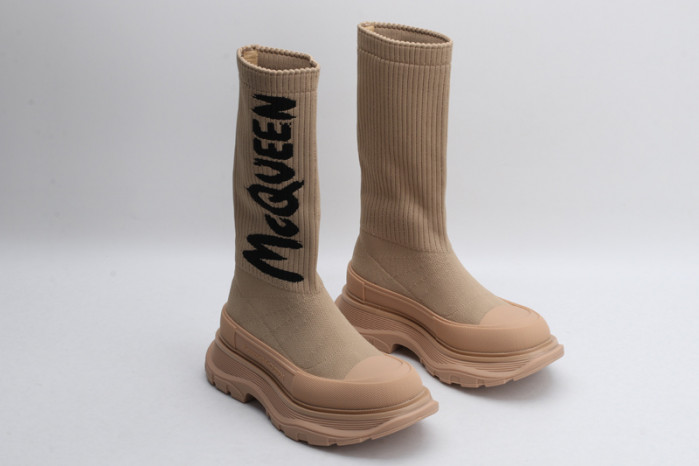 alex mcqu sneakers