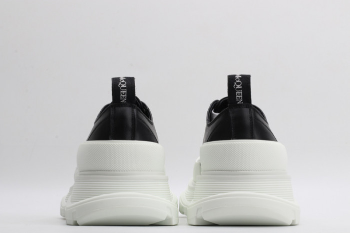 alex mcqu sneakers