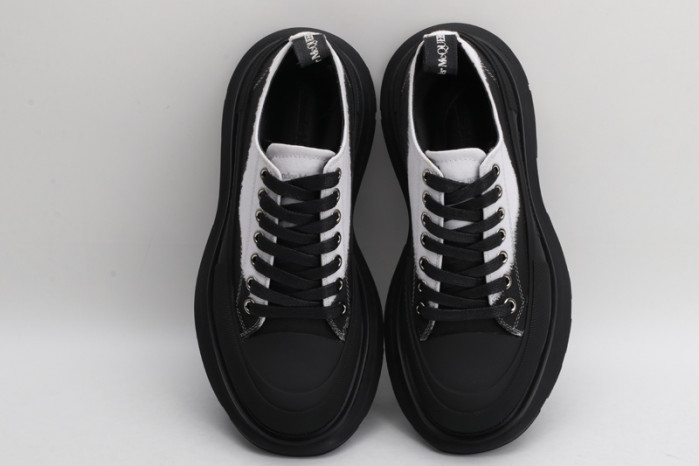alex mcqu sneakers