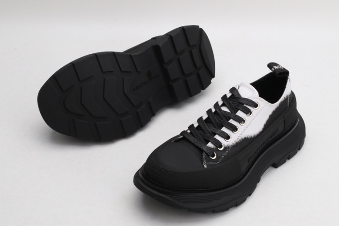 alex mcqu sneakers