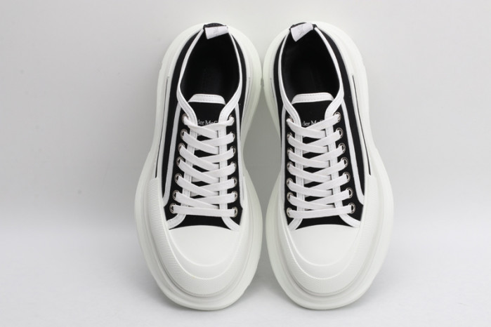 alex mcqu sneakers
