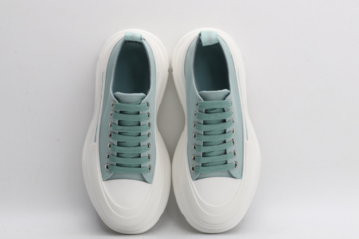alex mcqu sneakers