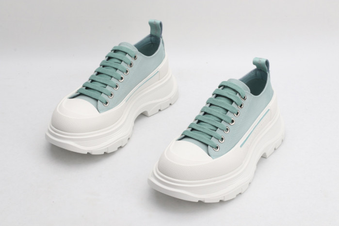 alex mcqu sneakers
