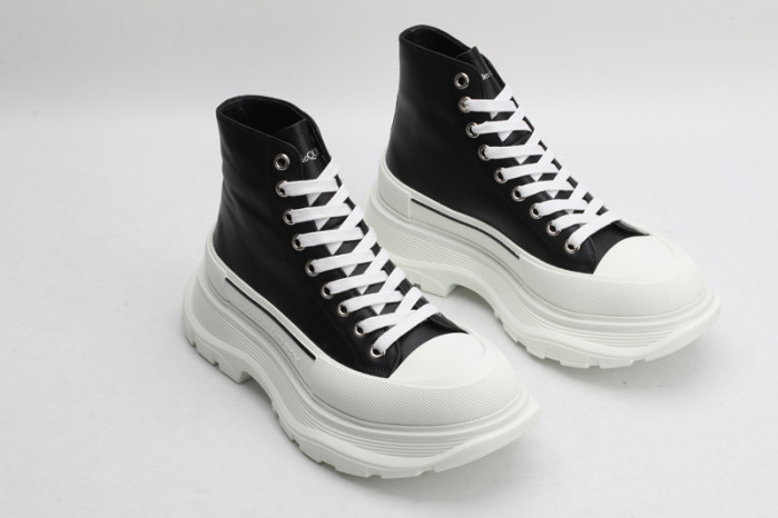 alex mcqu sneakers