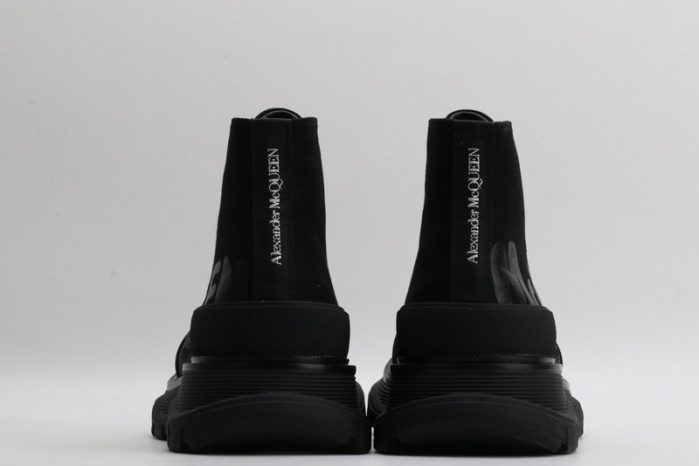 alex mcqu sneakers