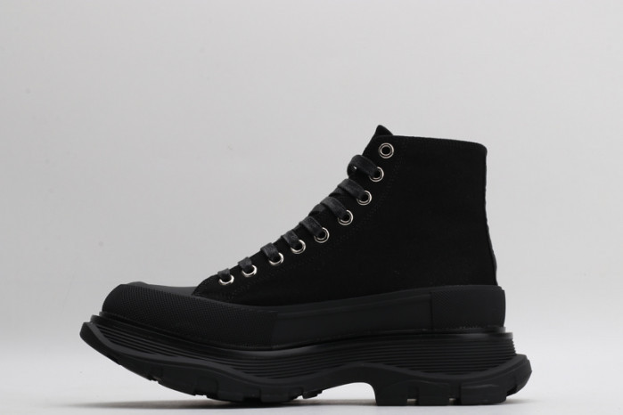 alex mcqu sneakers