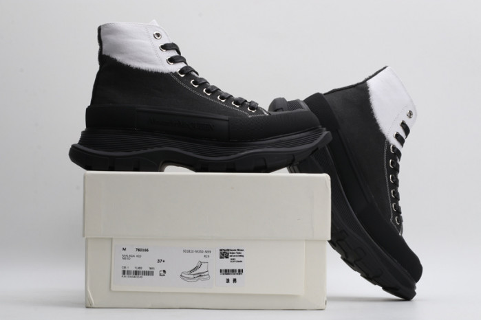 alex mcqu sneakers