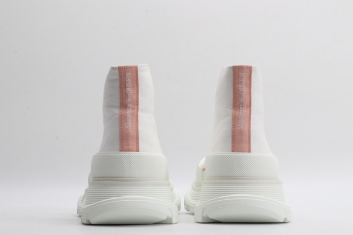 alex mcqu sneakers