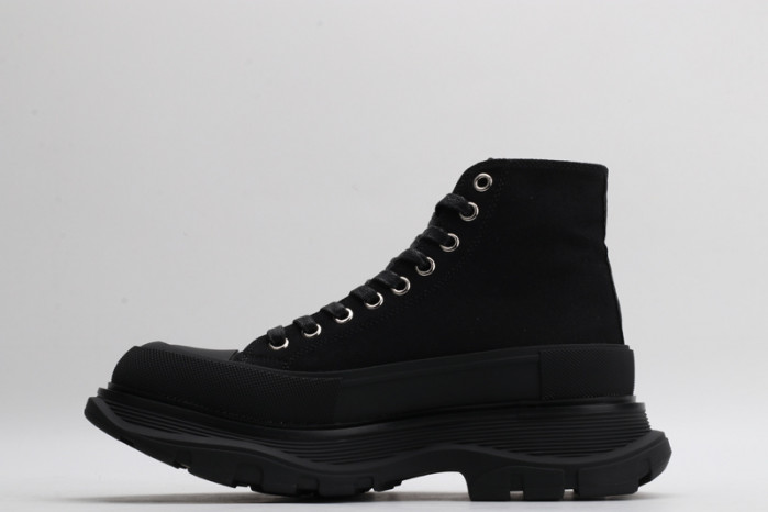 alex mcqu sneakers