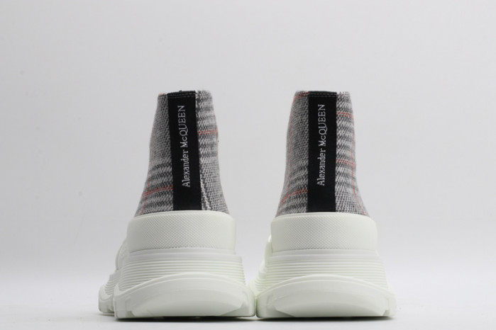 alex mcqu sneakers