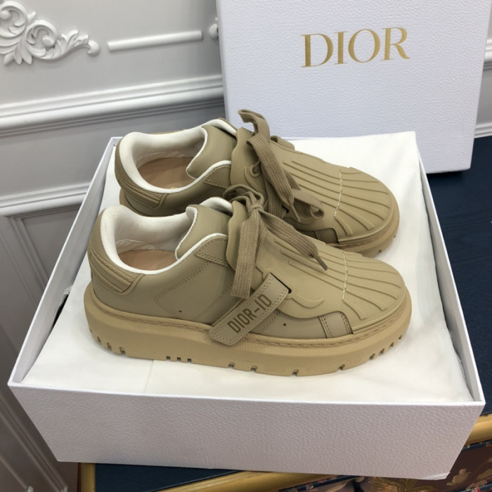 dr trainer sneaker