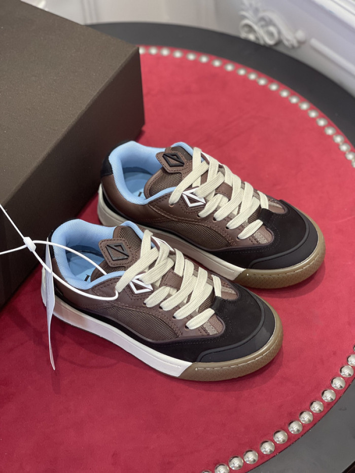 dr trainer sneaker