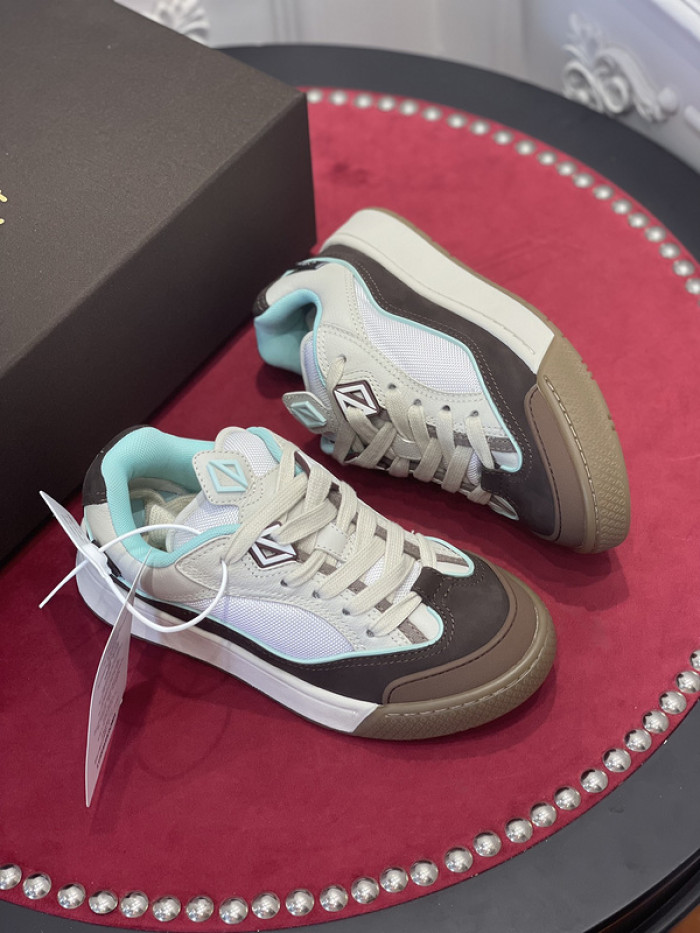 dr trainer sneaker