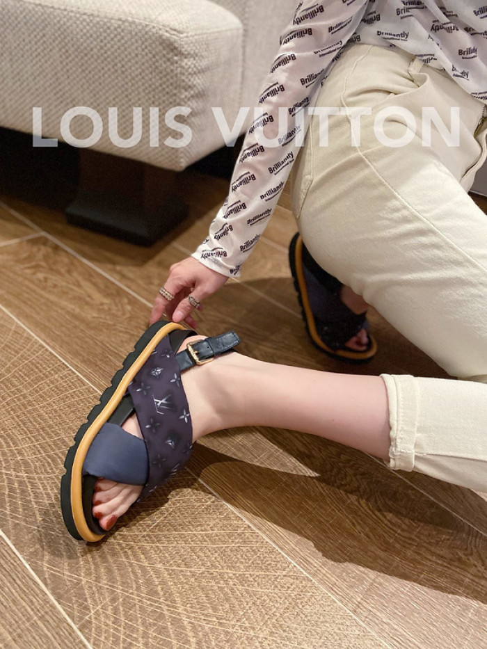 lovt sandal