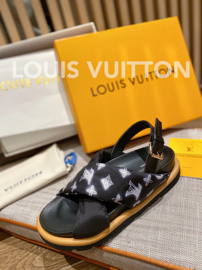 lovt sandal
