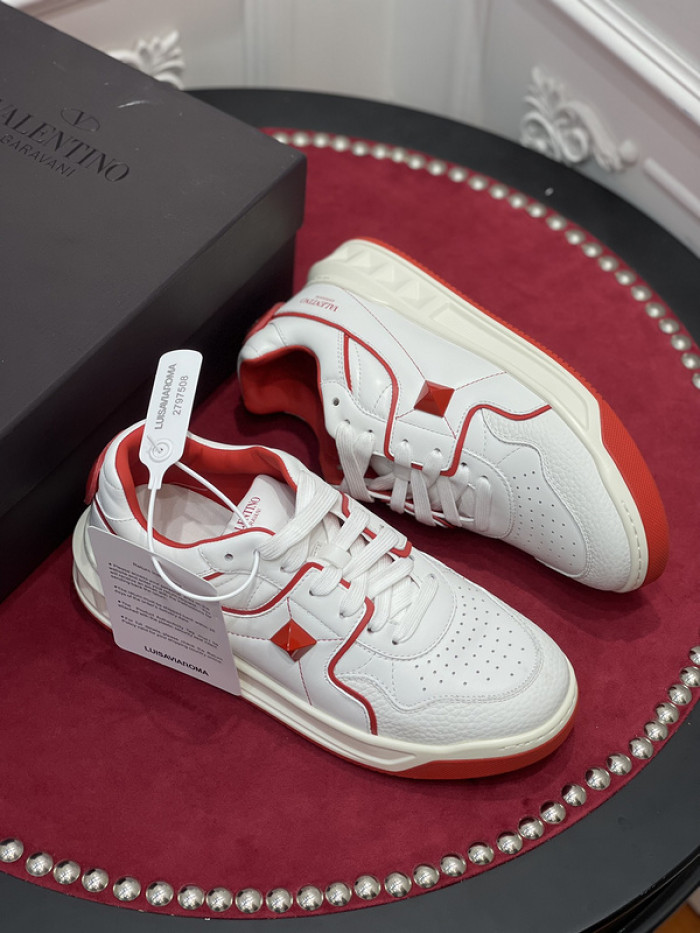 v*lentino sneaker