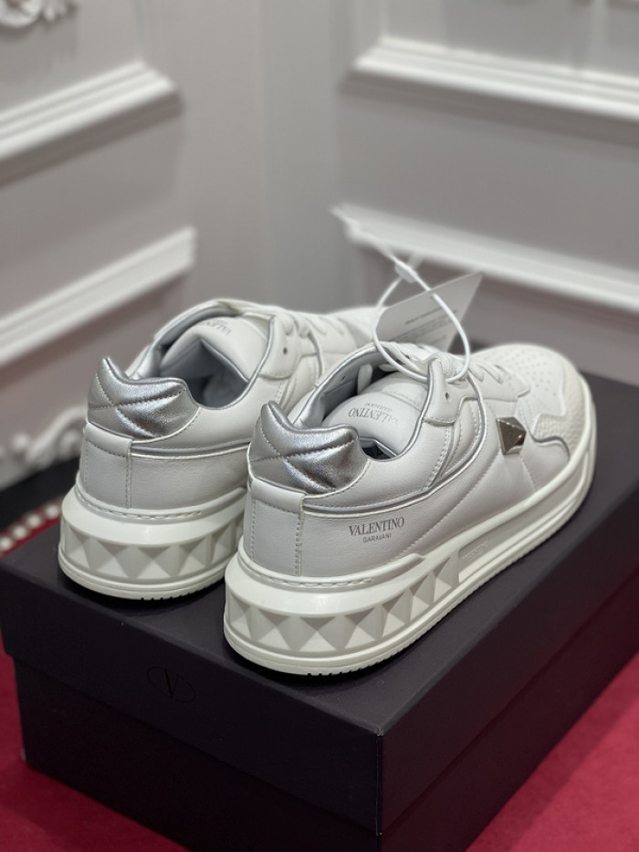 v*lentino sneaker