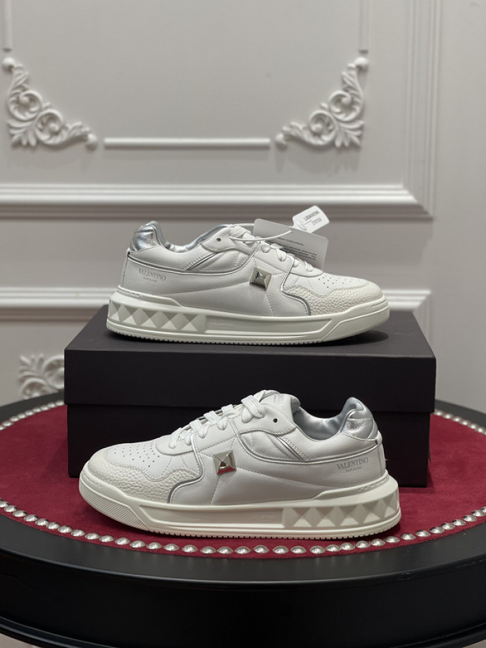 v*lentino sneaker