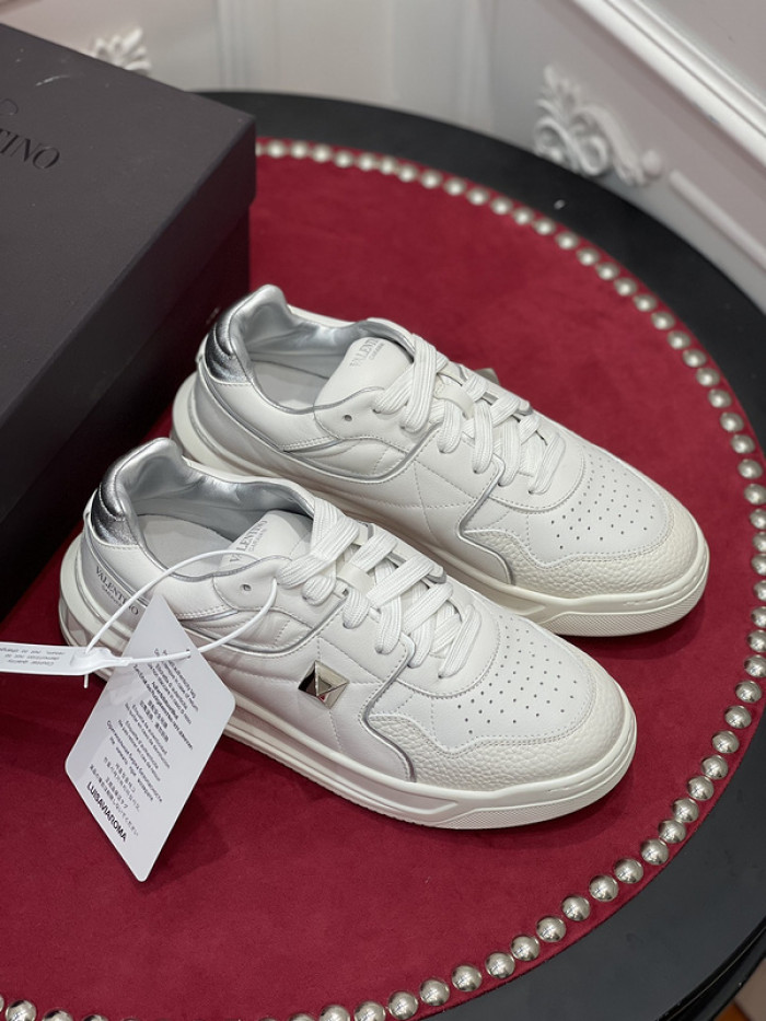 v*lentino sneaker