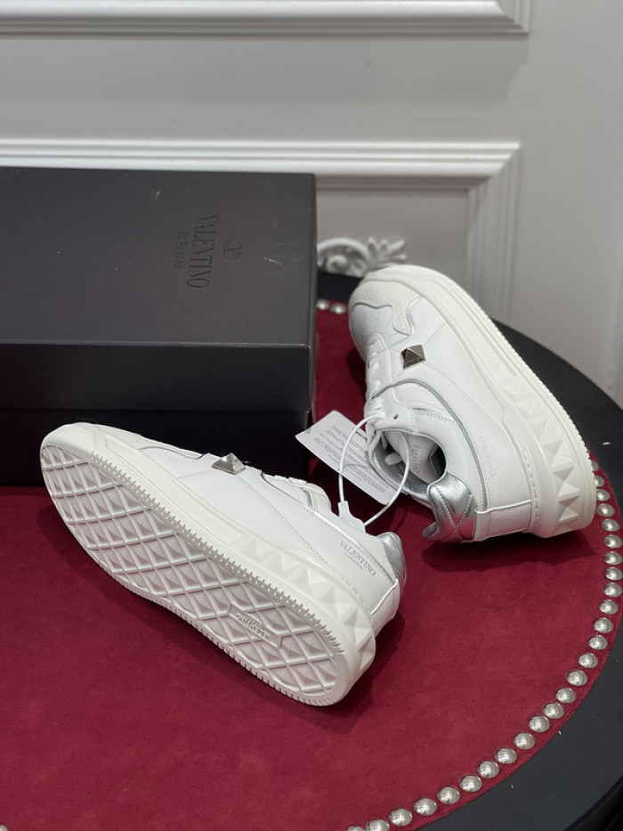 v*lentino sneaker