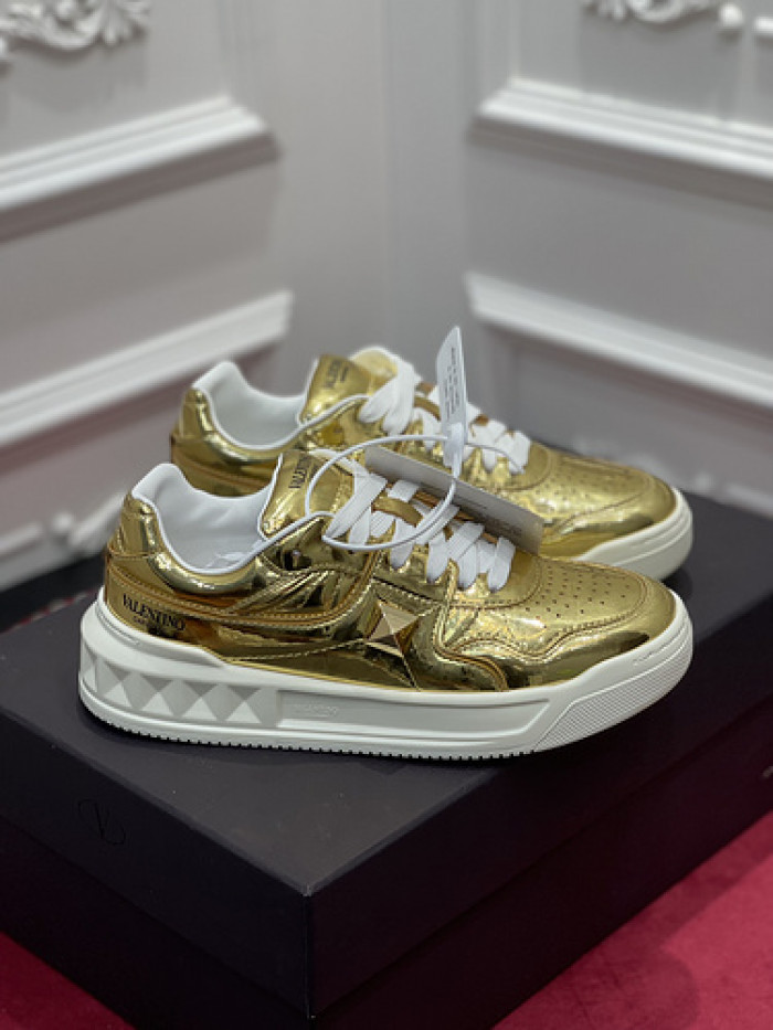v*lentino sneaker