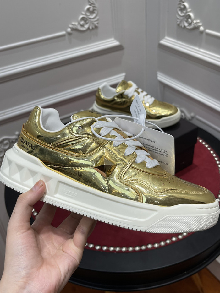 v*lentino sneaker