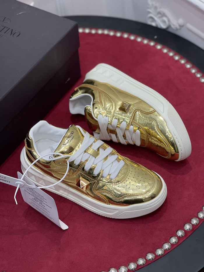 v*lentino sneaker