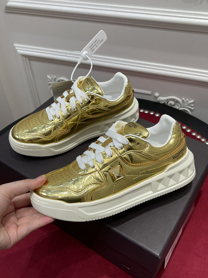 v*lentino sneaker