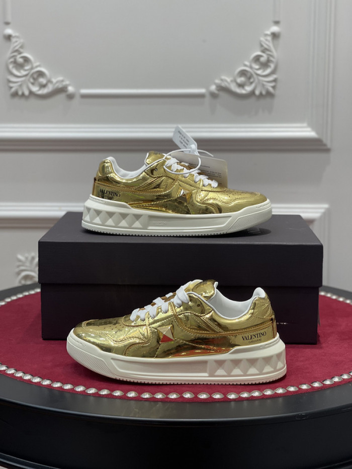 v*lentino sneaker