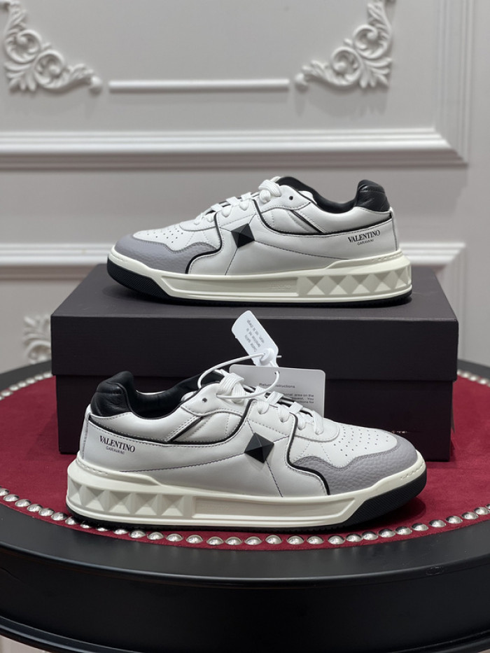 v*lentino sneaker