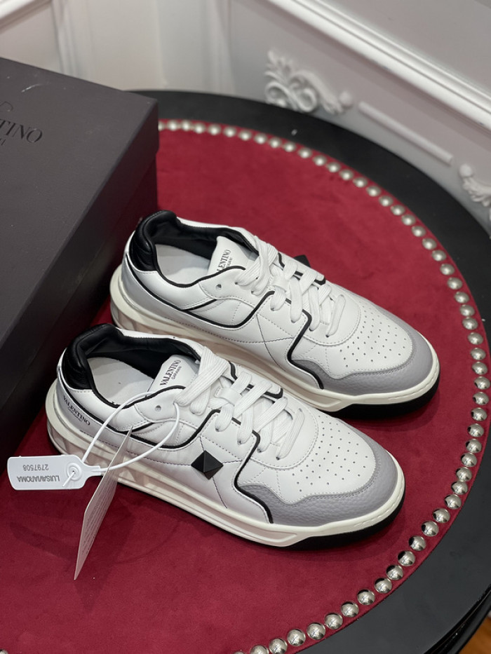 v*lentino sneaker