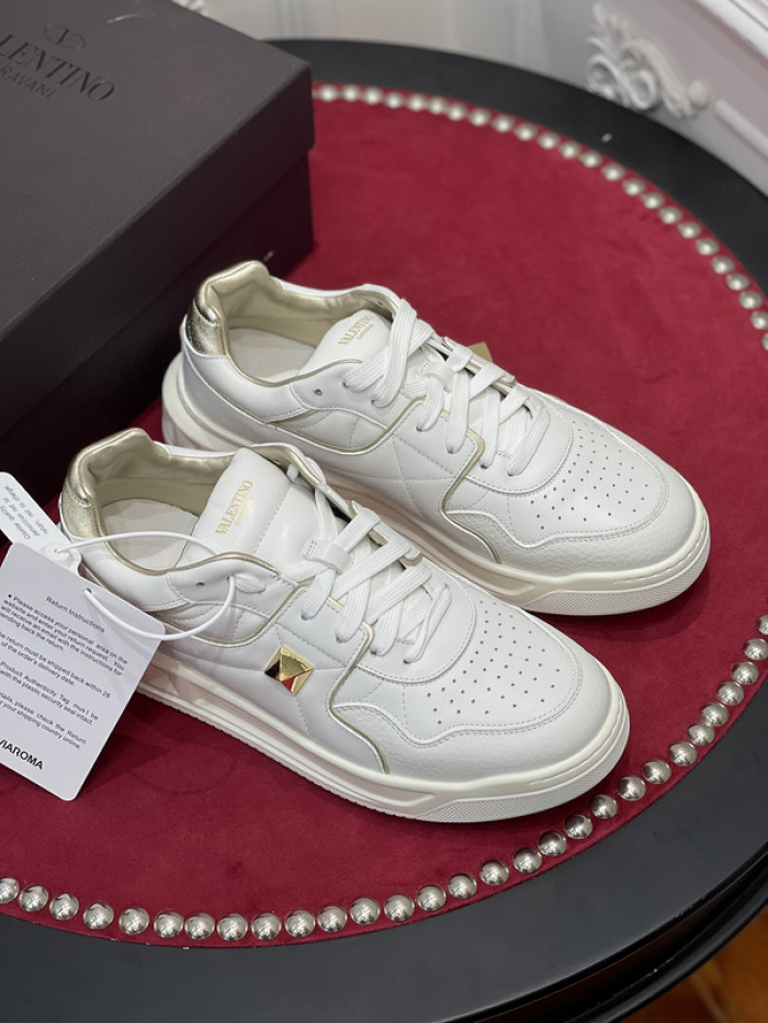 v*lentino sneaker