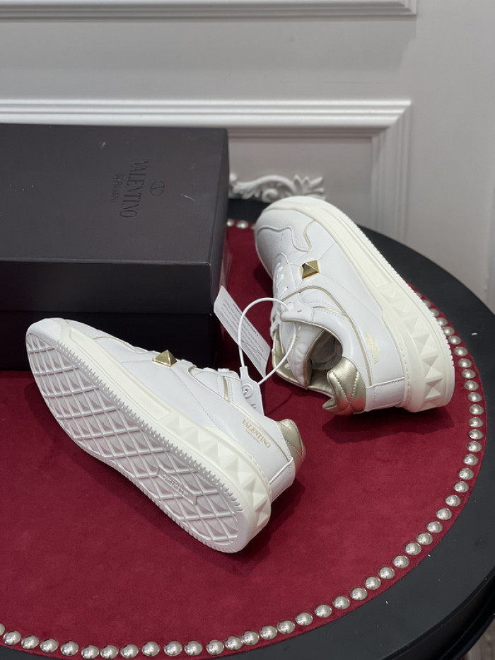 v*lentino sneaker
