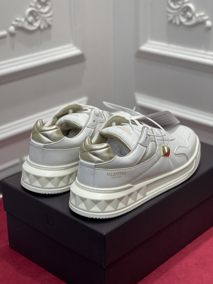v*lentino sneaker